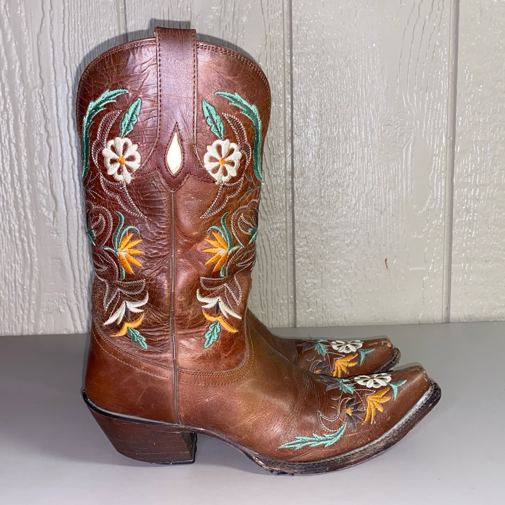 Embroidered Brown Western Boots